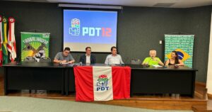 mesa de apresentação do circuito trabalhista em Santa Catarina